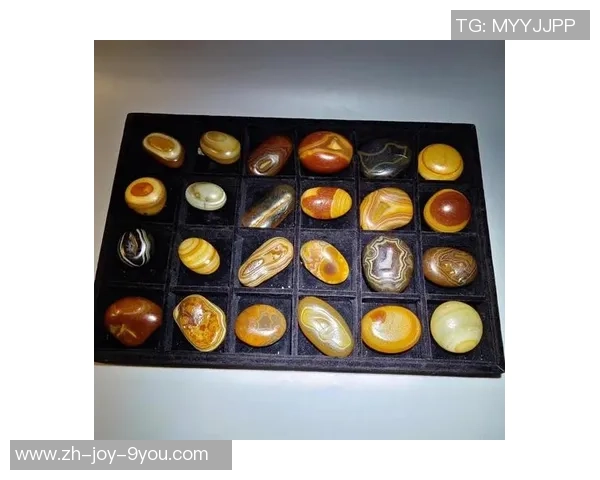 足球玛瑙珠的魅力与价值探秘让我们一起领略这项运动的独特风采 足球玛瑙珠的魅力与价值探秘让我们一起领略这项运动的独特风采